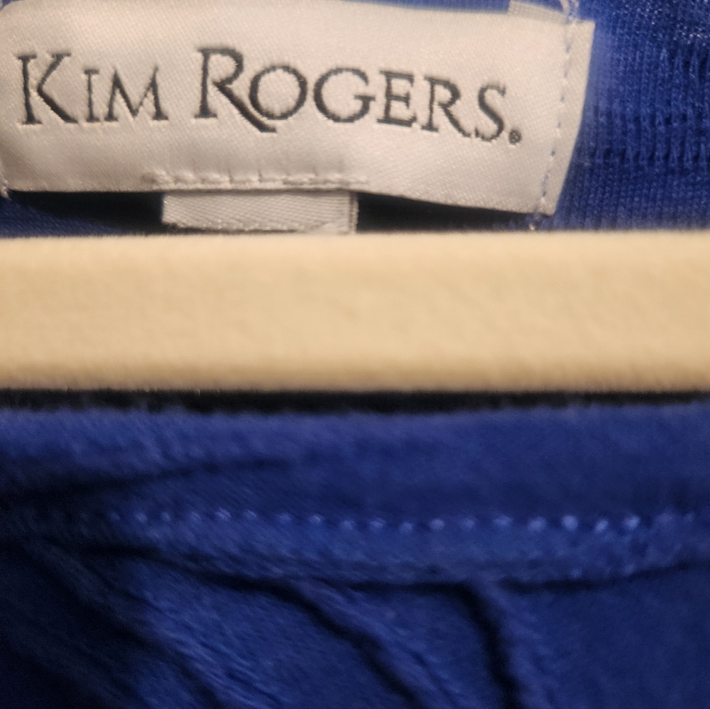 Beautiful Royal Blue Wave Pattern Top - Picture 2 of 7